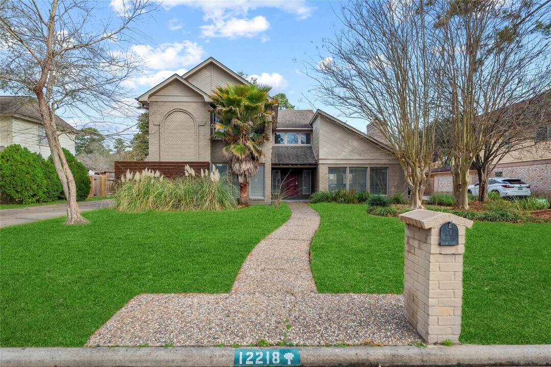 12218 Moorcreek Dr in Houston, TX - Building Photo
