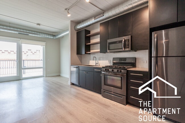 property at 914 W Belmont Ave