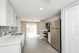 1625 Crossridge Dr in Brandon, FL - Building Photo - Building Photo