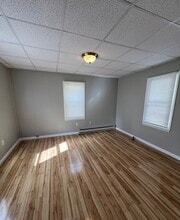607 Spring St, Unit 2 Bed Moosic 2nd Floor in Moosic, PA - Building Photo - Building Photo