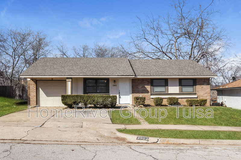 2902 S 132nd E Ave in Tulsa, OK - Building Photo