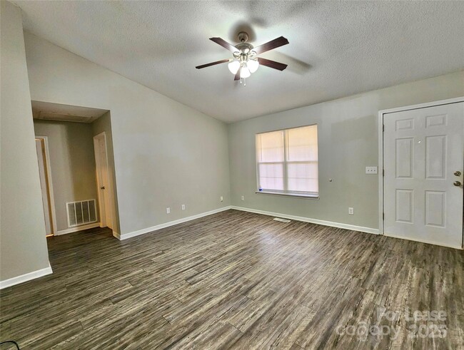 209 Hickory Wood Dr in Kannapolis, NC - Building Photo - Building Photo