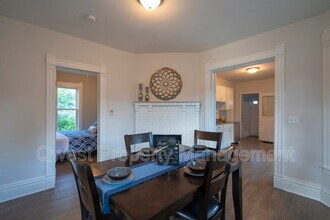 806 Emerald Ave NE in Grand Rapids, MI - Building Photo - Building Photo