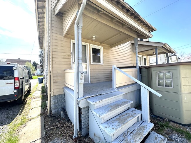 251 Maplewood Ave, Unit 251 Maplewood Ave in Struthers, OH - Building Photo - Building Photo