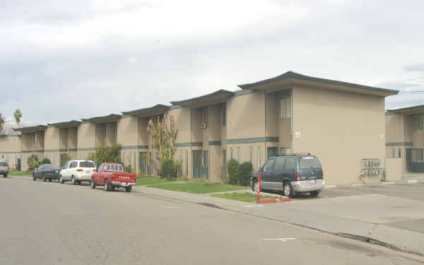 Manchester Townhomes in Stockton, CA - Building Photo - Building Photo