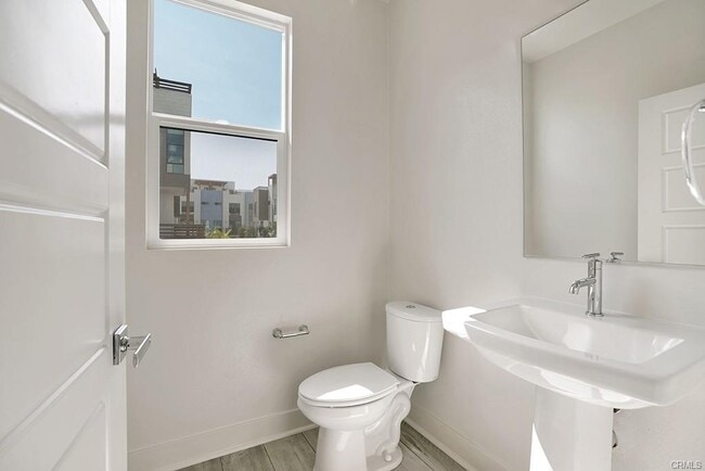683 W 17th St in Costa Mesa, CA - Building Photo - Building Photo