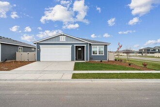 7877 E Beaufort St in Nampa, ID - Building Photo - Building Photo