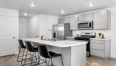 1895 N Blue Iris Ave in Tooele, UT - Building Photo - Building Photo