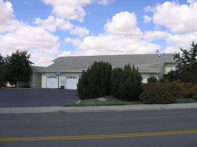 1038 W C St in Moscow, ID - Building Photo