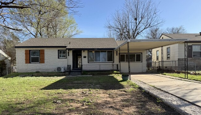 property at 532 Showalter Dr
