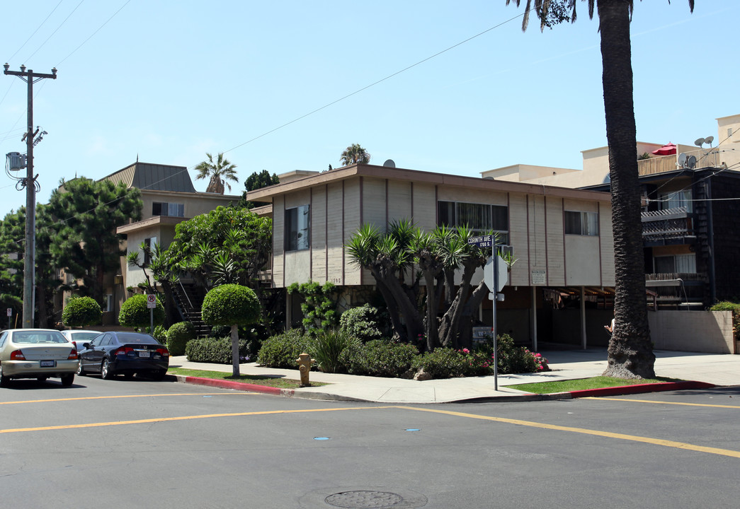 1705 Corinth Ave Apartments in Los Angeles, CA - Building Photo