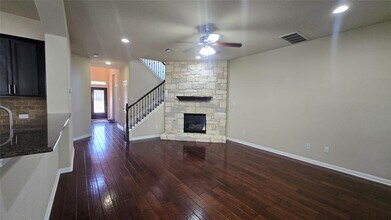 10908 Vetters in Austin, TX - Building Photo - Building Photo