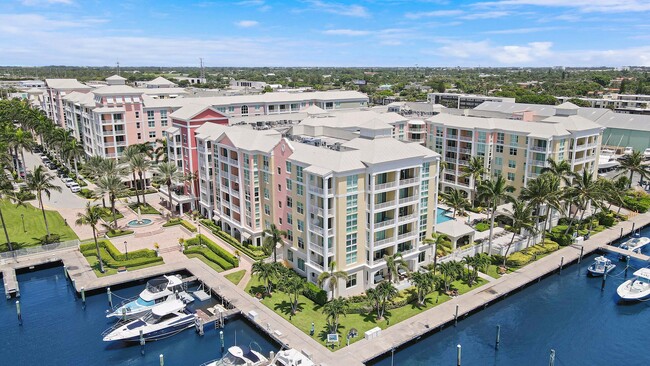 806 E Windward Way, Unit 508 in Lantana, FL - Foto de edificio - Building Photo
