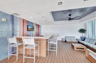 500 Brickell Ave, Unit 2610 in Miami, FL - Building Photo - Building Photo