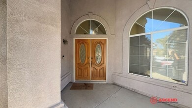 10119 Cobblestone Ave in Bakersfield, CA - Building Photo - Building Photo