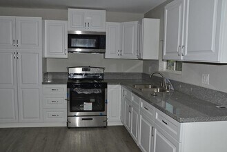 18240 Catalpa St in Hesperia, CA - Building Photo - Building Photo