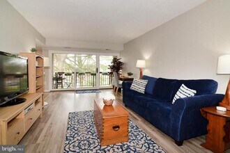 9735 Kings Crown Ct in Fairfax, VA - Building Photo - Building Photo