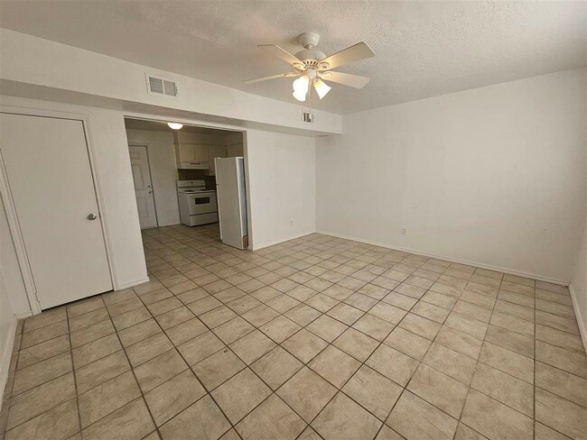 2631 SW H Ave in Lawton, OK - Building Photo - Building Photo
