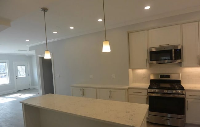 110 Kenrick St in Boston, MA - Building Photo - Building Photo