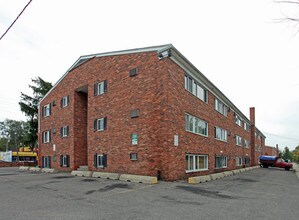 Greenbriar Park Apartments in Detroit, MI - Building Photo - Building Photo