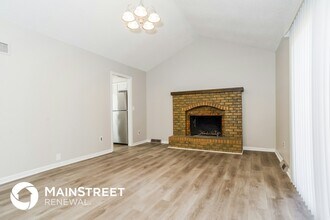 305 SE Westminister Rd in Blue Springs, MO - Building Photo - Building Photo