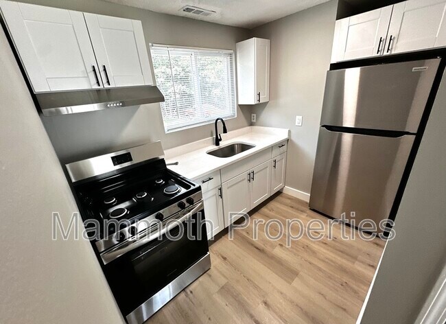 675 Corning Rd in Manchester, NH - Building Photo - Building Photo