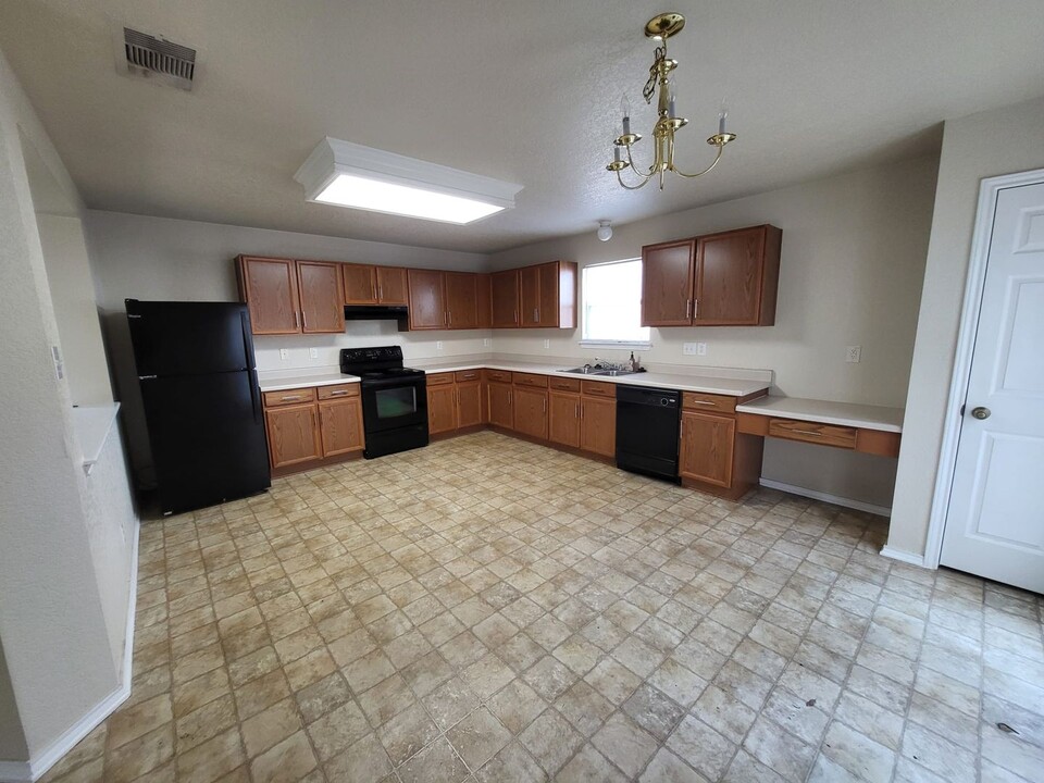 911 Marble Point in San Antonio, TX - Building Photo