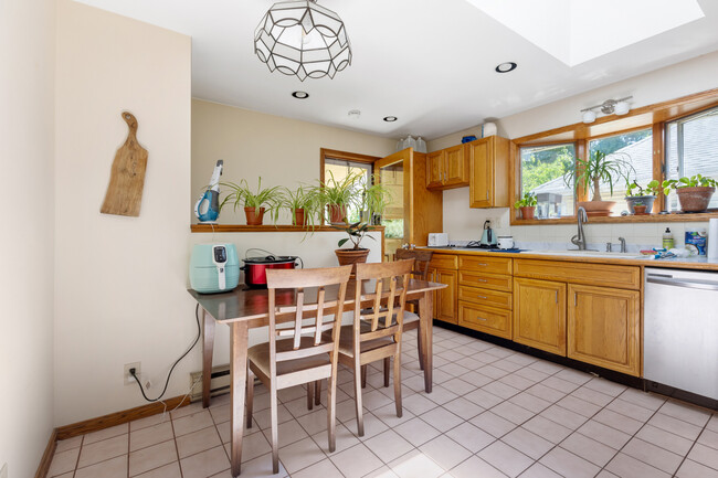 27 Murray Hill Rd, Unit 4 in Cambridge, MA - Building Photo - Building Photo