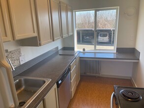1800 Taylor Ave N in Seattle, WA - Building Photo - Building Photo