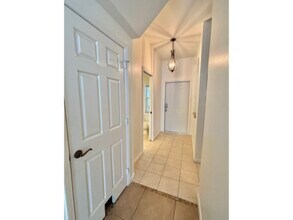 3647 Pine Oak Cir in Ft. Myers, FL - Building Photo - Building Photo