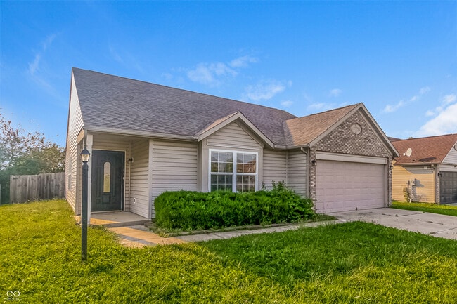 2226 Leaf Dr in Indianapolis, IN - Building Photo - Building Photo