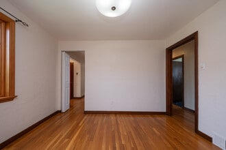 445 Jenne Dr in Pittsburgh, PA - Building Photo - Building Photo