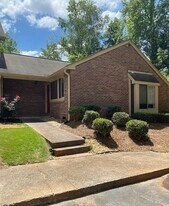 64 Country Place Ct in Alpharetta, GA - Building Photo