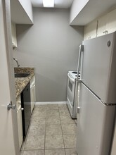 2121 Fountain View Dr, Unit 28D in Houston, TX - Building Photo - Building Photo