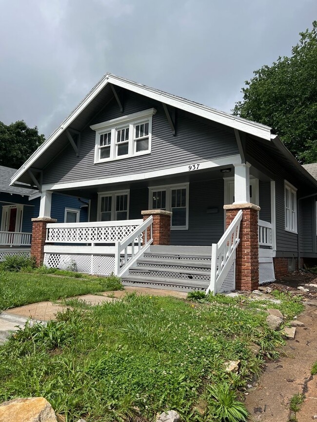 property at 937 SW Jewell Ave