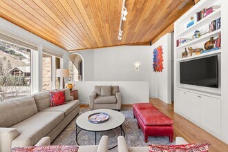 1006 E Hyman Ave in Aspen, CO - Building Photo - Building Photo