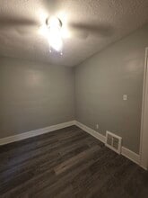 1230 Lily St in Akron, OH - Foto de edificio - Building Photo