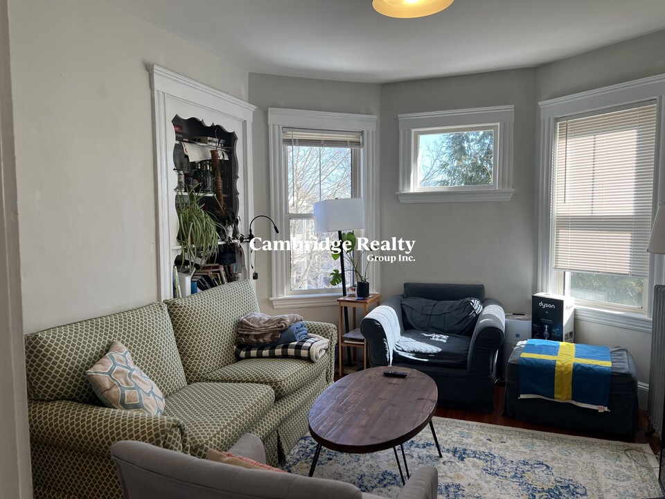 25 Fainwood Cir, Unit 3T in Cambridge, MA - Building Photo