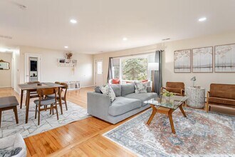 316 NY-32 in New Paltz, NY - Building Photo - Building Photo