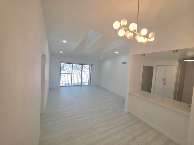205 Foxtail Dr