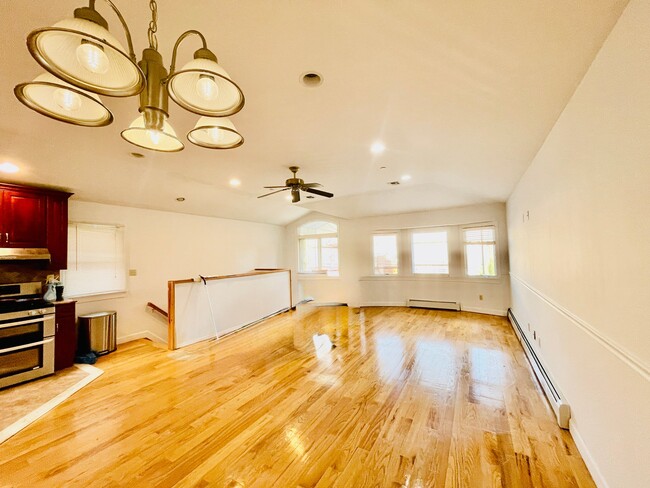 property at 36-36-3166 166th St