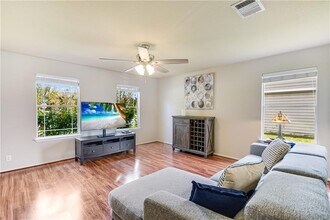 513 Freeland Path in Round Rock, TX - Building Photo - Building Photo