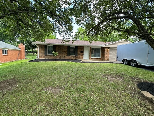6530 Pine Cone Dr in Dayton, OH - Building Photo - Building Photo