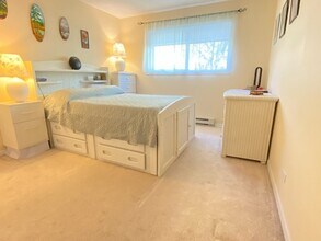 1019 N Boxwood Dr in Mount Prospect, IL - Building Photo - Building Photo