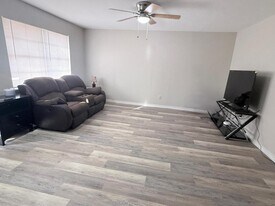 1038 N Wells St in Pampa, TX - Building Photo