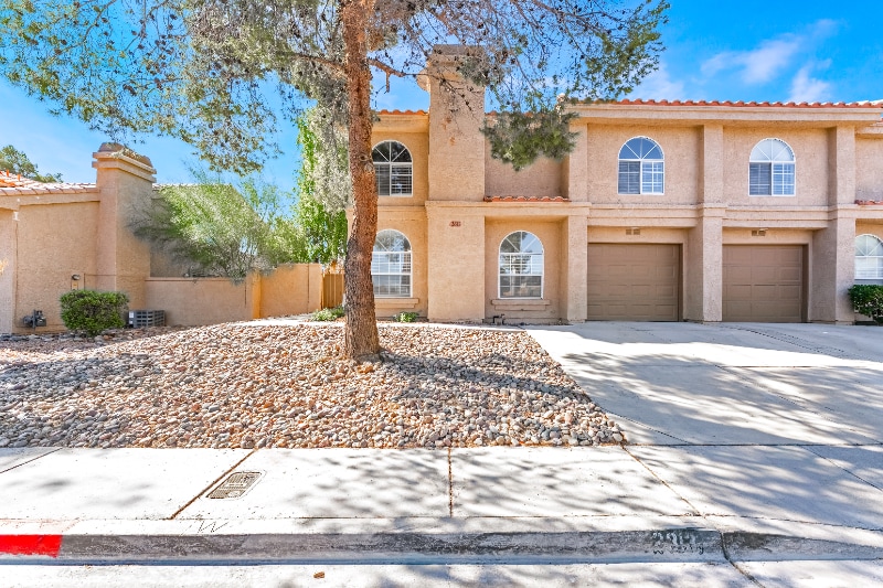 2813 Misty Grove Dr in Henderson, NV - Building Photo