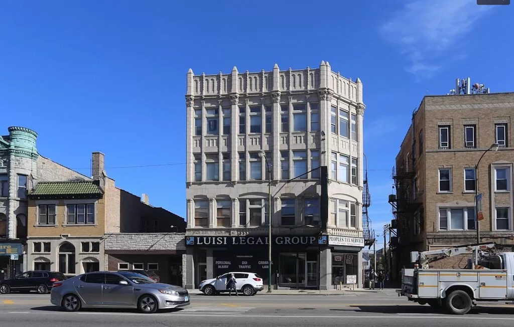 1231 N Ashland Ave in Chicago, IL - Building Photo