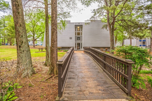 Summer Trace Apartments in Memphis, TN - Building Photo - Building Photo