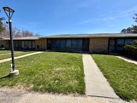 20 Yorkshire Ct in Manchester Township, NJ - Building Photo