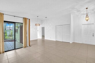 2533 Bedford Mews Dr in Wellington, FL - Foto de edificio - Building Photo